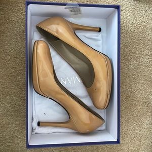 Stuart Weitzman pumps